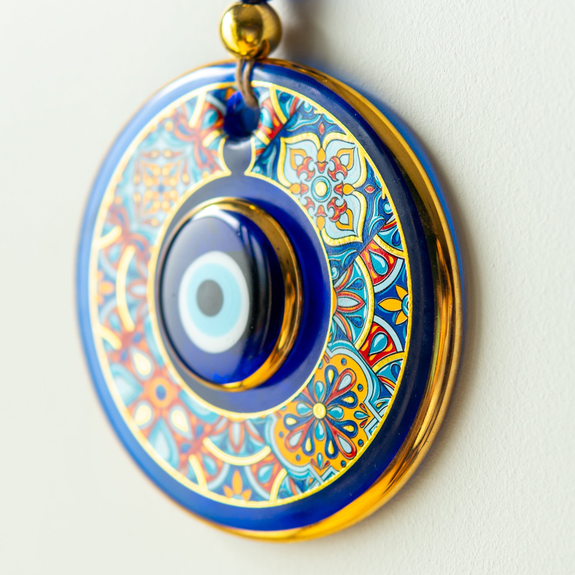 Geometrik Desenli Gold Nazar Boncuğu 2