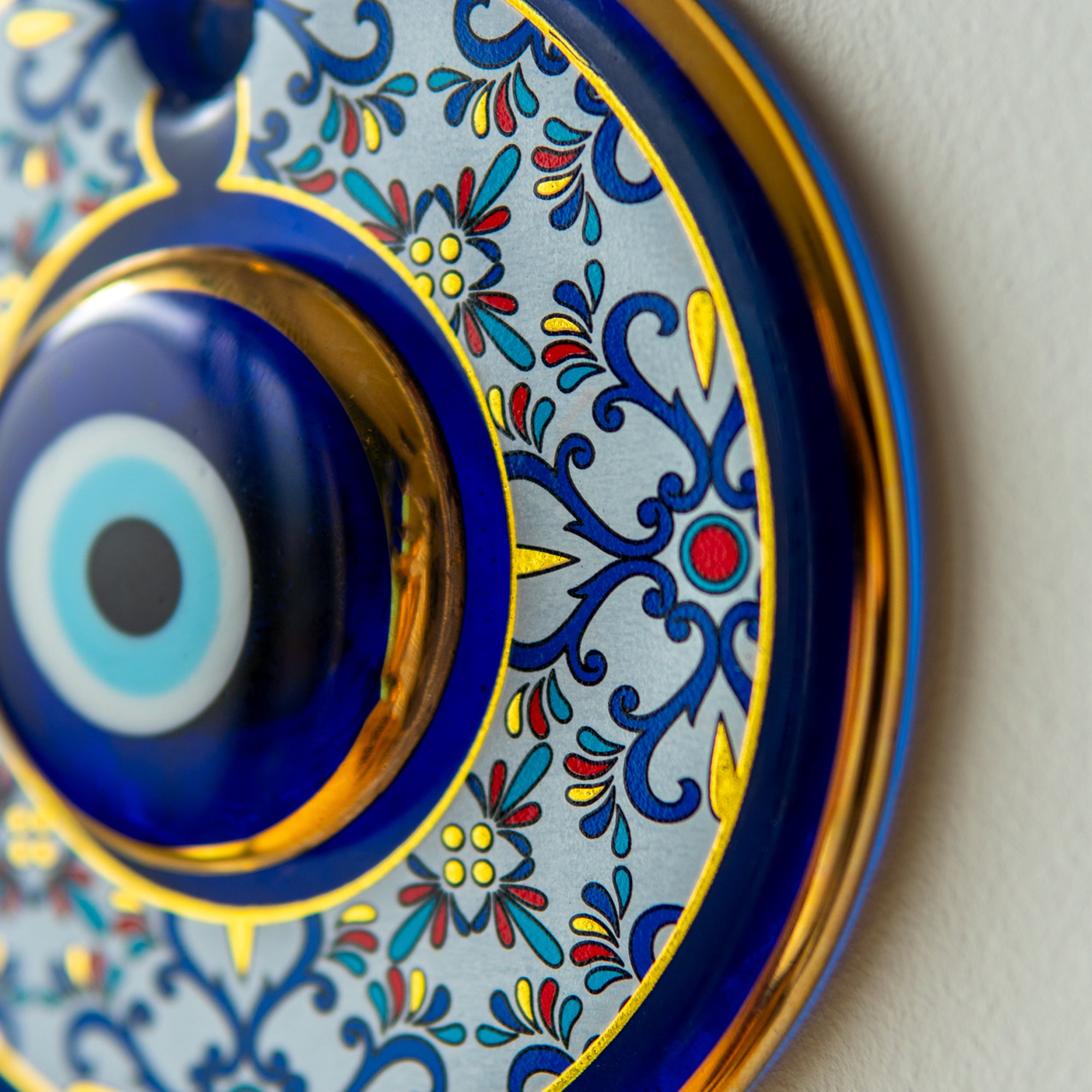 Geometrik Desenli Gold Nazar Boncuğu
