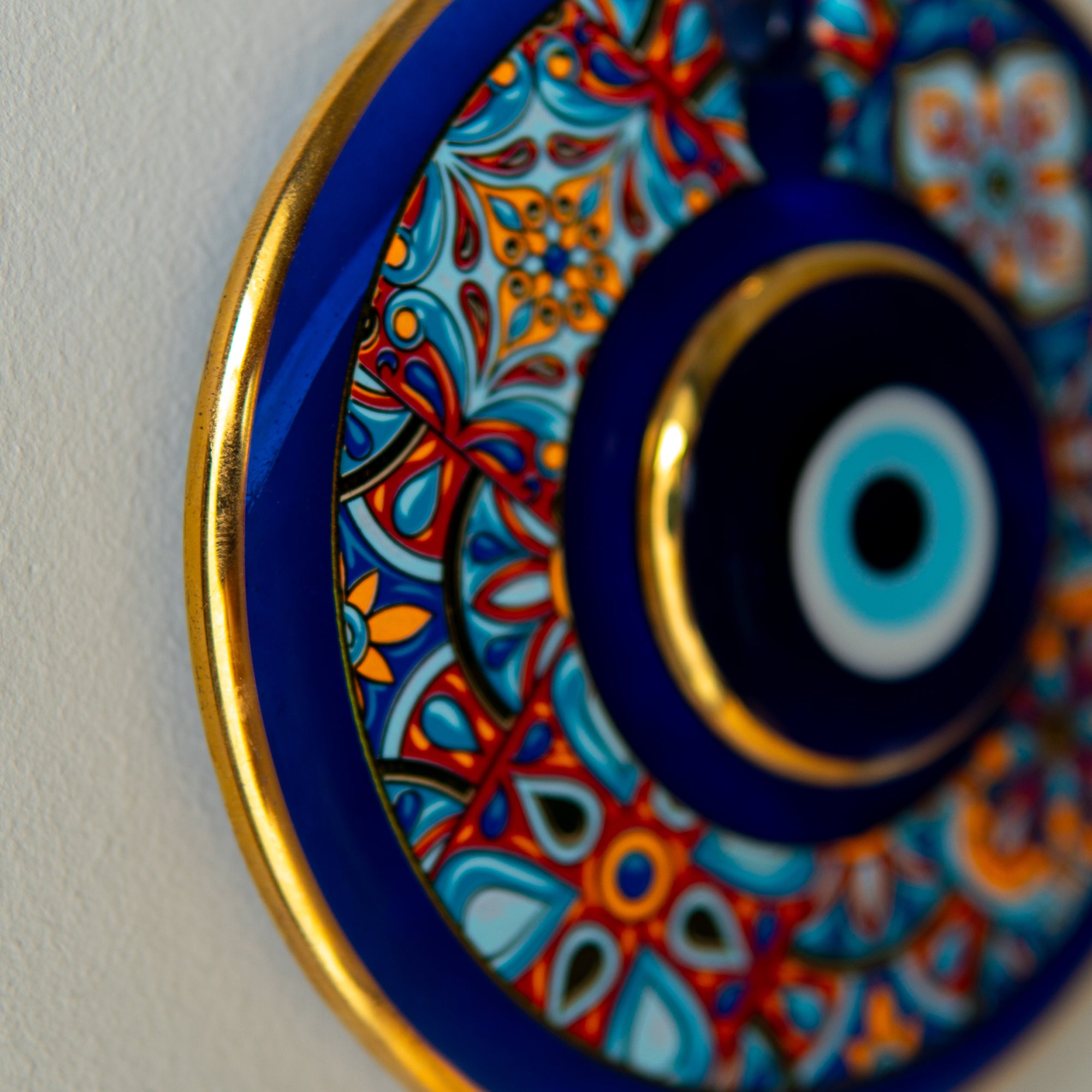 Geometrik Desenli Gold Nazar Boncuğu 2