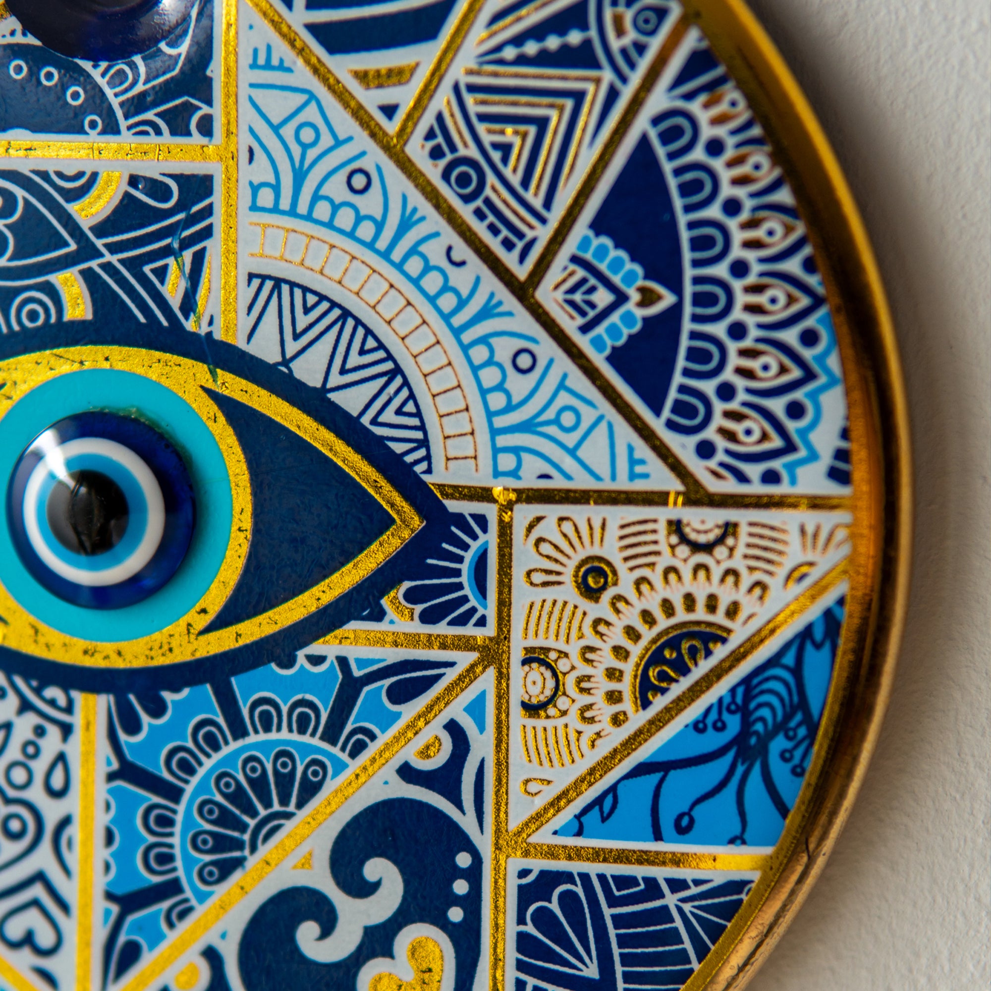 Geometrik Desenli Gold Nazar Boncuğu