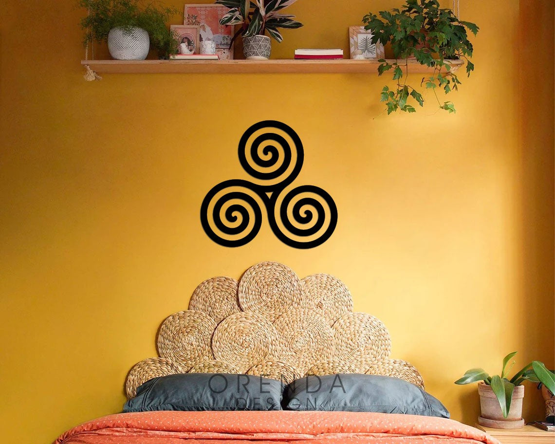 TRISKELION Table Wood - Black 