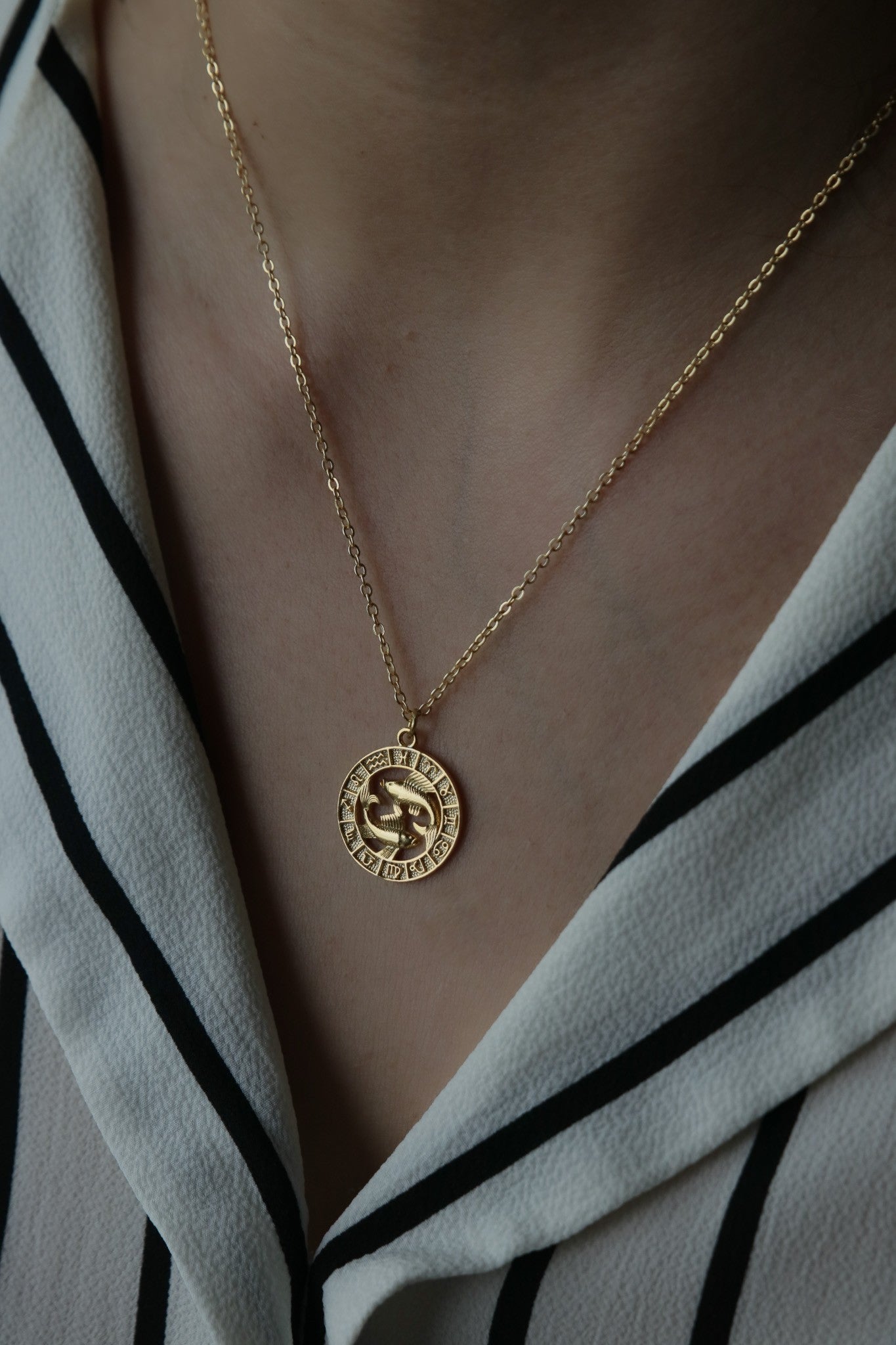 Pisces Necklace- Gold Model 2